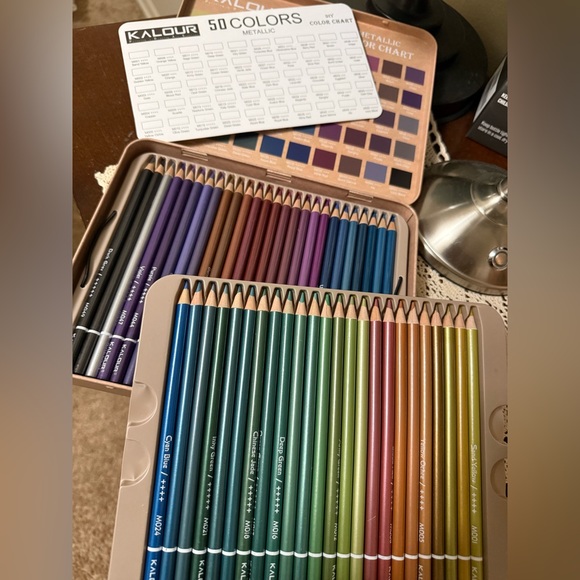 Kalour 50-Piece Metallic Colored Pencil Set - Picture 4 of 5